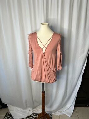 🌸 Moa Moa Blush Strappy Front Pink Surplice Crisscross Top – Size M 🌸